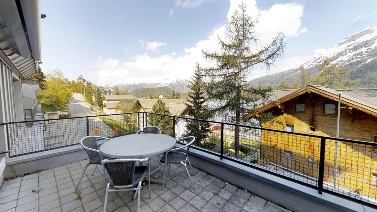 Arona 9 Apartment St. Moritz Bagian luar foto
